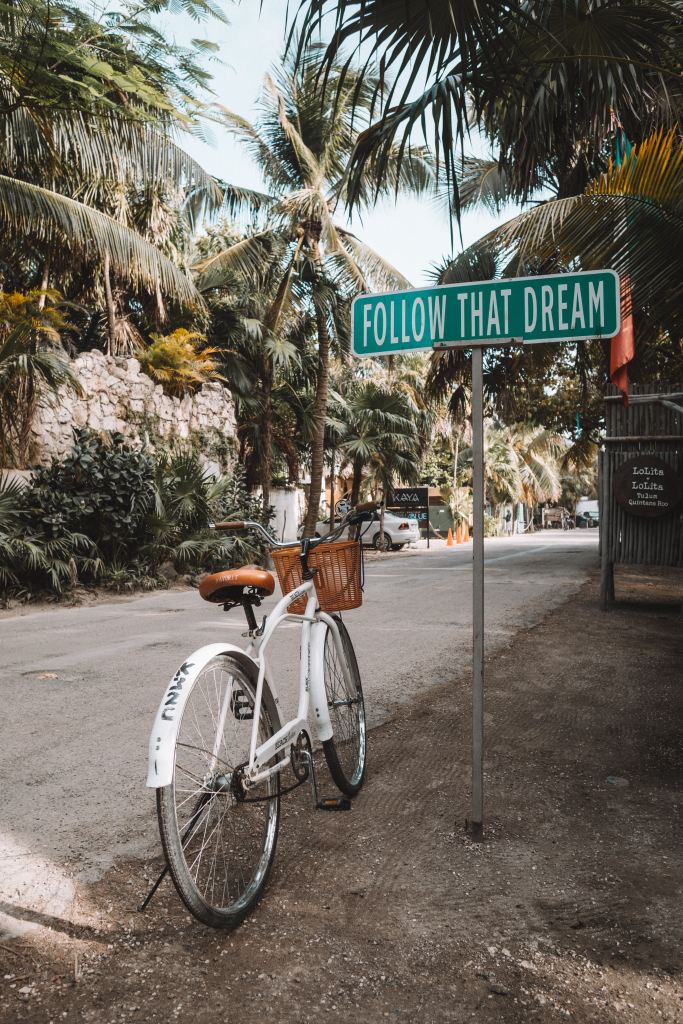 https://unsplash.com/photos/parked-white-bicycle-V83v-MYB_Z8